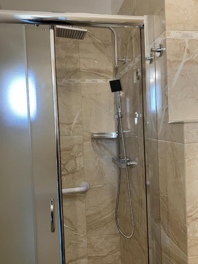 加拉蒂纳Piazza Fontana Luxury住宿加早餐旅馆 外观 照片