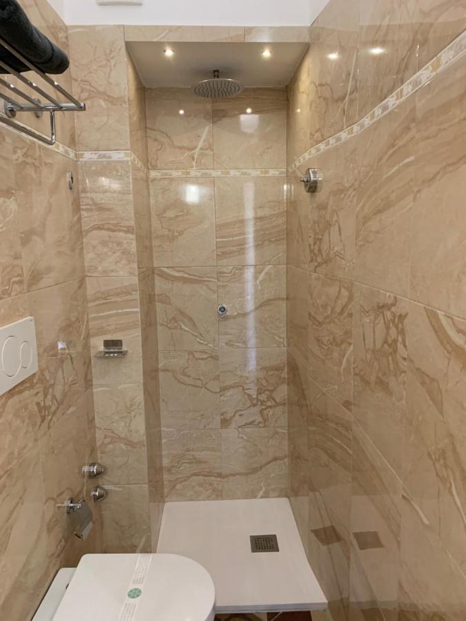 加拉蒂纳Piazza Fontana Luxury住宿加早餐旅馆 外观 照片